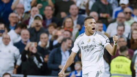 Mbapp&eacute; durante el partido contra el Valencia CF en el Bernab&eacute;u