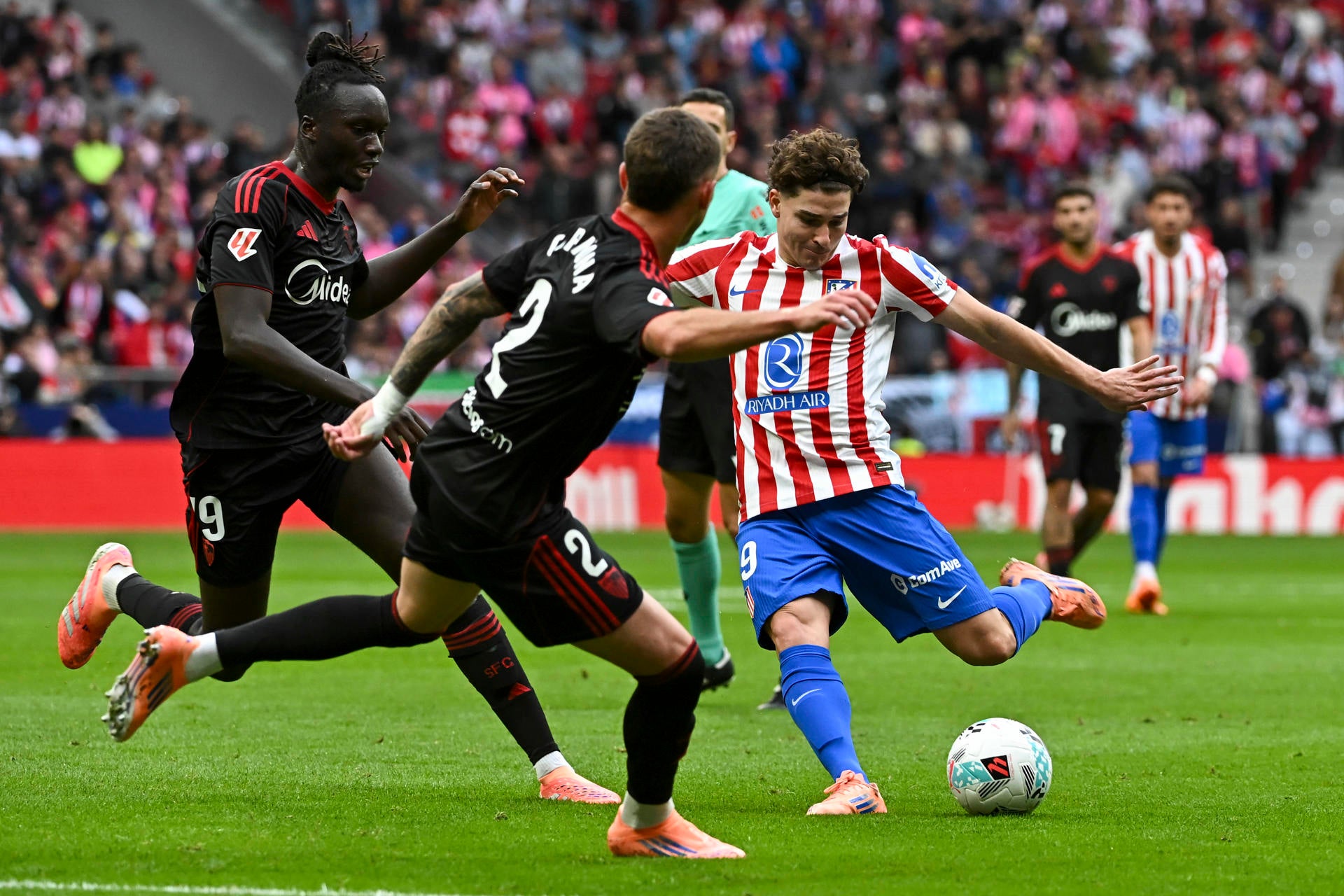 El Sevilla aguantó una hora, pero luego hizo aguas El Sevilla aguantó una hora, pero luego hizo aguas