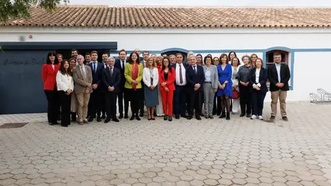 Extremadura pide en la Comisión Hispano-Lusa agilizar las conexiones con Portugal y la estación internacional en Caya Extremadura pide en la Comisión Hispano-Lusa agilizar las conexiones con Portugal y la estación internacional en Caya