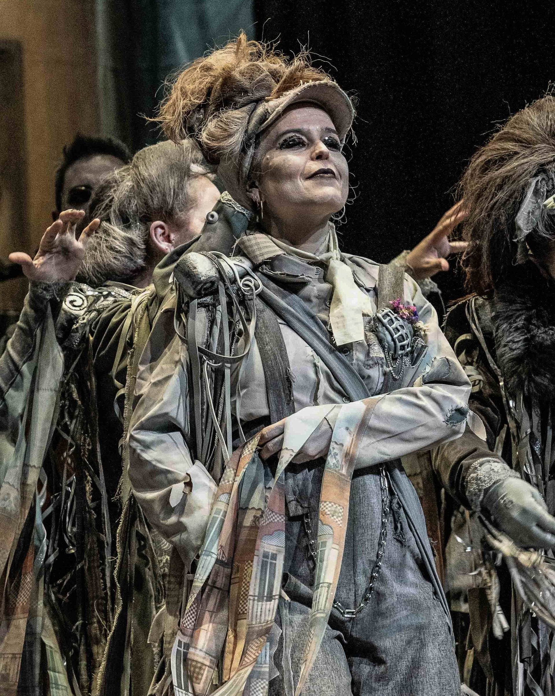 Celia Lafuente López, Sergio Román 'Yeyi' y la comparsa La J'otra, premios Turuta de Oro 2025 del Carnaval de Mérida Celia Lafuente López, Sergio Román 'Yeyi' y la comparsa La J'otra, premios Turuta de Oro 2025 del Carnaval de Mérida