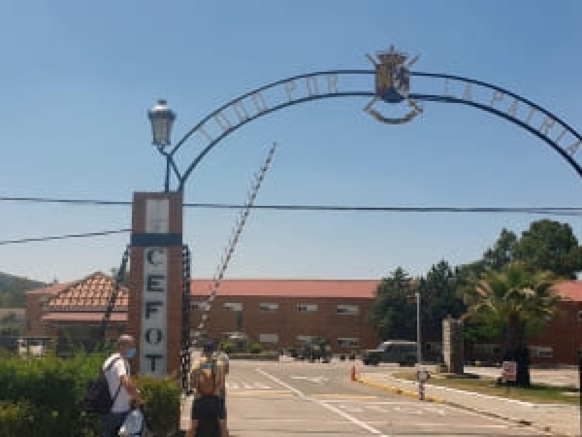 Casi 1.600 alumnos se incorporan este lunes al Cefot de Cáceres para iniciar su formación miliar Casi 1.600 alumnos se incorporan este lunes al Cefot de Cáceres para iniciar su formación miliar