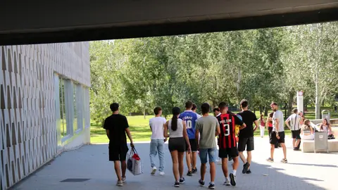 Els nois catalans cada cop són més conservadors, segons una enquesta Els nois catalans cada cop són més conservadors, segons una enquesta