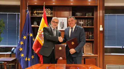 El CSN y Municipios en Áreas con Centrales Nucleares firman un nuevo convenio para reforzar la transparencia El CSN y Municipios en Áreas con Centrales Nucleares firman un nuevo convenio para reforzar la transparencia