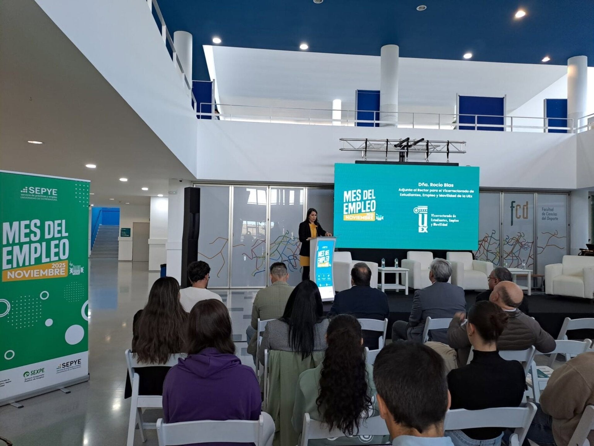 La UEx organiza en noviembre el 'Mes del empleo' con más de 20 acciones en Cáceres, Badajoz, Mérida y Plasencia La UEx organiza en noviembre el 'Mes del empleo' con más de 20 acciones en Cáceres, Badajoz, Mérida y Plasencia