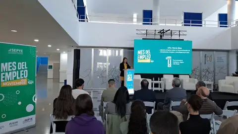 La UEx organiza en noviembre el 'Mes del empleo' con más de 20 acciones en Cáceres, Badajoz, Mérida y Plasencia La UEx organiza en noviembre el 'Mes del empleo' con más de 20 acciones en Cáceres, Badajoz, Mérida y Plasencia