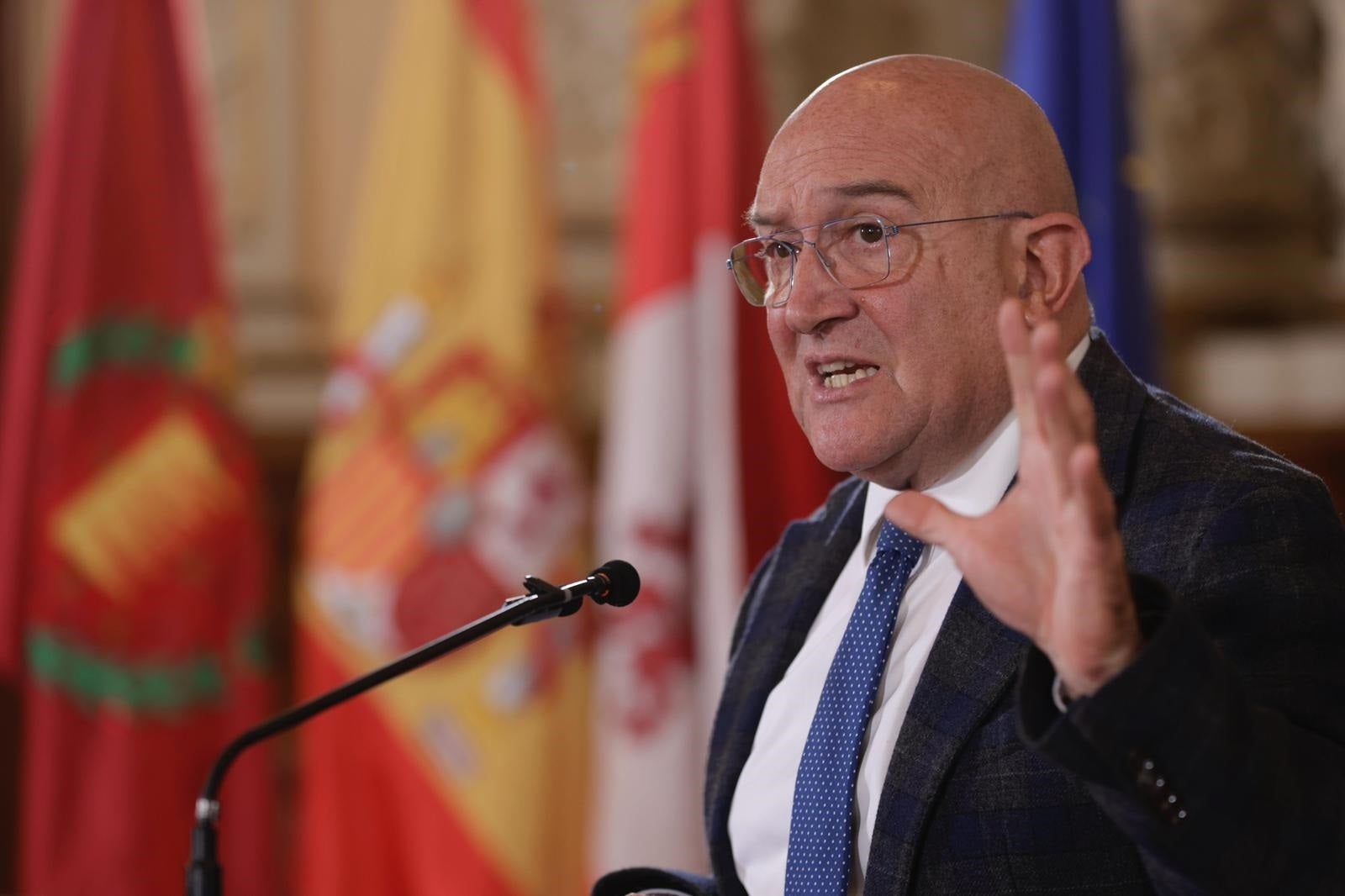 Jesús Julio Carnero, alcalde de Valladolid, denuncia la parálisis del gobierno y apuesta por un futuro de diálogo y progreso para la ciudad Jesús Julio Carnero, alcalde de Valladolid, denuncia la parálisis del gobierno y apuesta por un futuro de diálogo y progreso para la ciudad