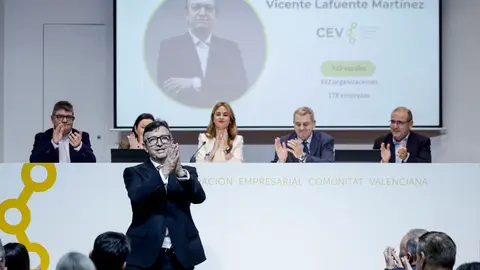 La Confederación Empresarial de la Comunitat Valenciana (CEV) celebra su asamblea electoral en la que se elegirá al nuevo presidente de la CEV para los próximos cuatro años, cargo al que aspira únicamente el presidente de la Federación Empresarial Metalúrgica (Femeval), Vicente Lafuente, para sustituir a Salvador Navarro, así como a los presidentes de CEV Alicante, CEV Castellón y CEV Valencia. En la imagen Lafuente agradece el apoyo a la asamblea tras sus elección. La Confederación Empresarial de la Comunitat Valenciana (CEV) celebra su asamblea electoral en la que se elegirá al nuevo presidente de la CEV para los próximos cuatro años, cargo al que aspira únicamente el presidente de la Federación Empresarial Metalúrgica (Femeval), Vicente Lafuente, para sustituir a Salvador Navarro, así como a los presidentes de CEV Alicante, CEV Castellón y CEV Valencia. En la imagen Lafuente agradece el apoyo a la asamblea tras sus elección.