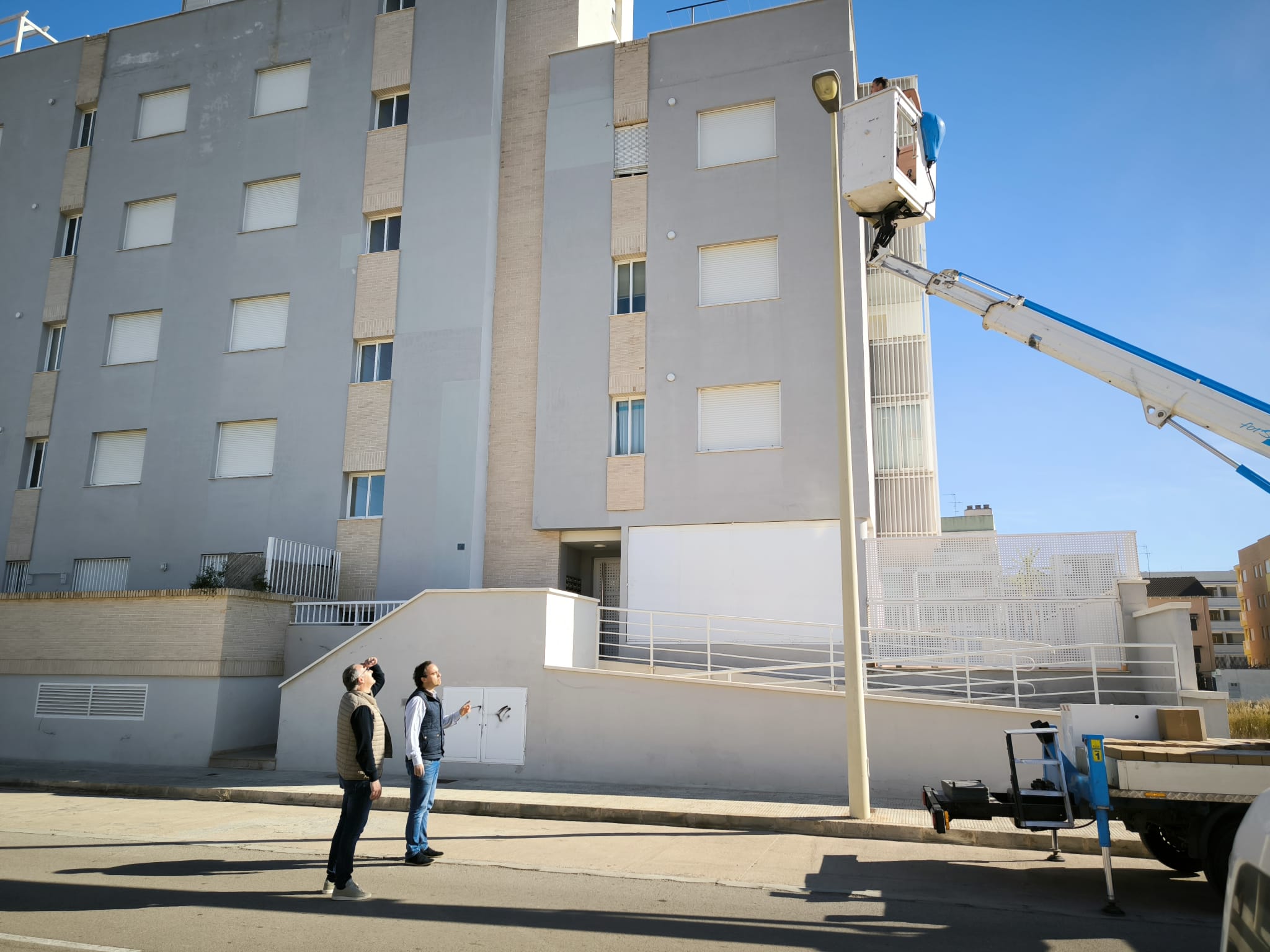 El Ayuntamiento de Moncofa moderniza con luz LED 13 sectores de alumbrado público El Ayuntamiento de Moncofa moderniza con luz LED 13 sectores de alumbrado público