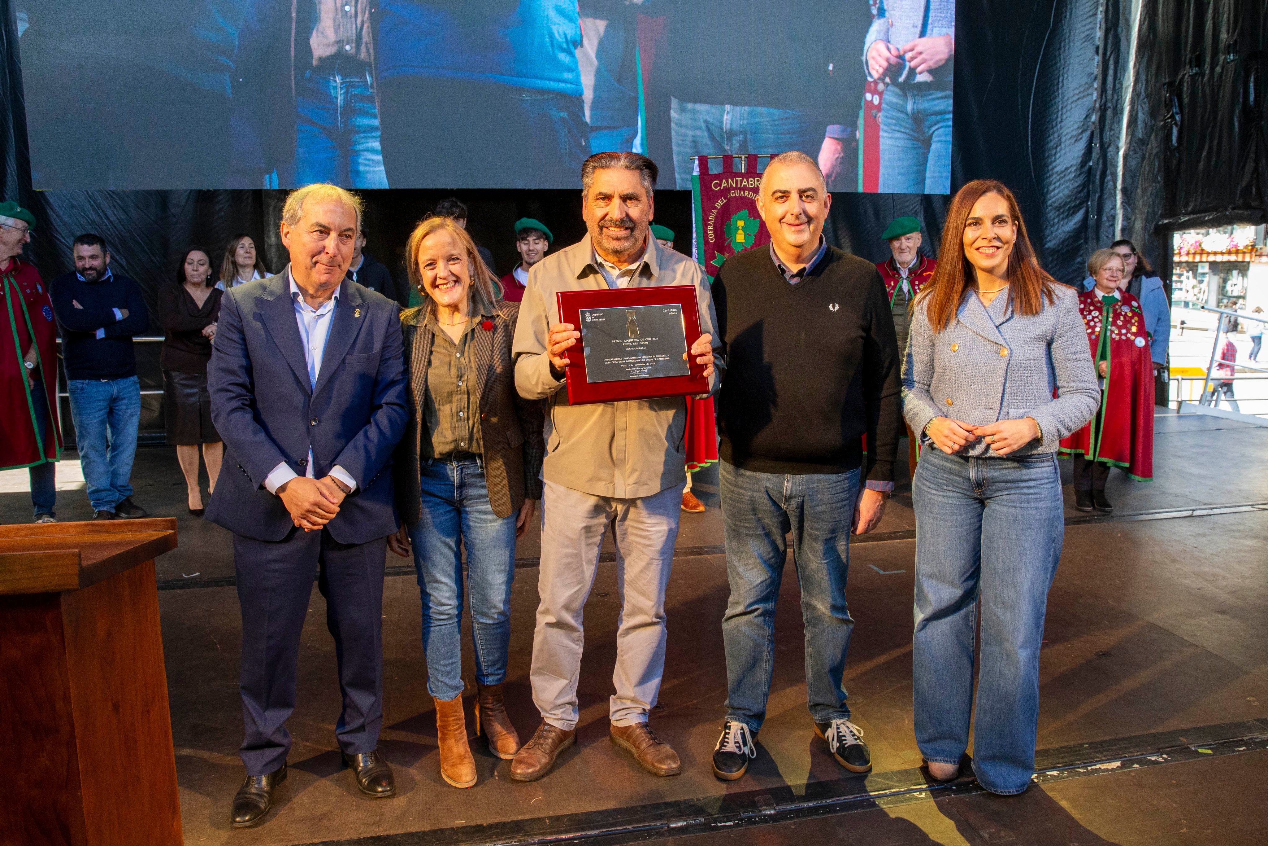 Sierra del Oso gana la Alquitara de Oro al Mejor Orujo del Año Sierra del Oso gana la Alquitara de Oro al Mejor Orujo del Año