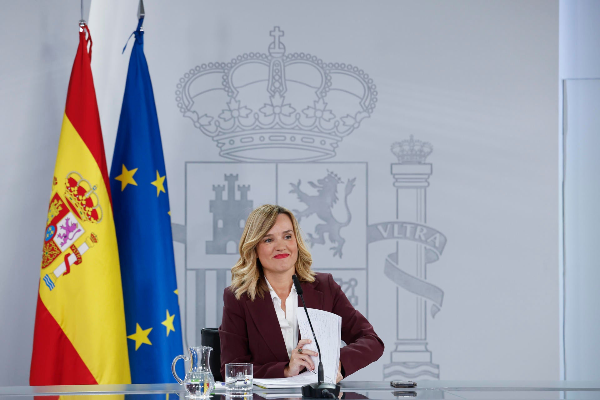 La risa de Pilar Alegría cuando le preguntan por los presupuestos: "No puedo traer muchas más novedades" La risa de Pilar Alegría cuando le preguntan por los presupuestos: "No puedo traer muchas más novedades"