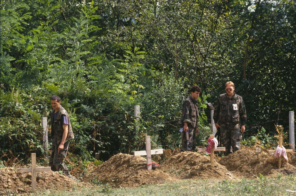 Fiscalía de Milán revela horror de los 'safaris criminales': ricos cazaban a civiles en Sarajevo como un macabro espectáculo Fiscalía de Milán revela horror de los 'safaris criminales': ricos cazaban a civiles en Sarajevo como un macabro espectáculo