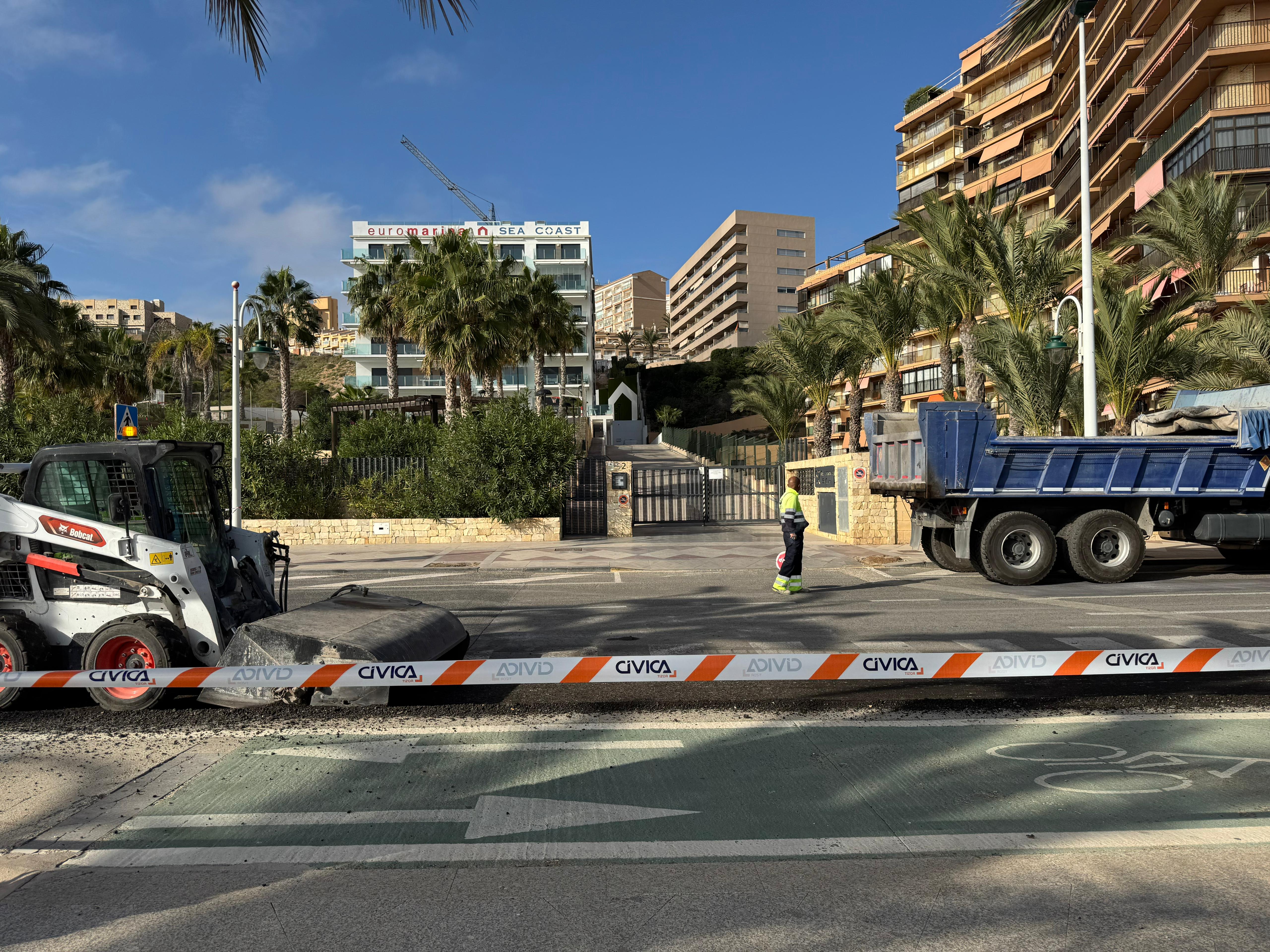 La avenida San Bartolomé de Tirajana de Los Arenales del Sol de Elche será de sentido circulación hacia Alicante en un mes La avenida San Bartolomé de Tirajana de Los Arenales del Sol de Elche será de sentido circulación hacia Alicante en un mes
