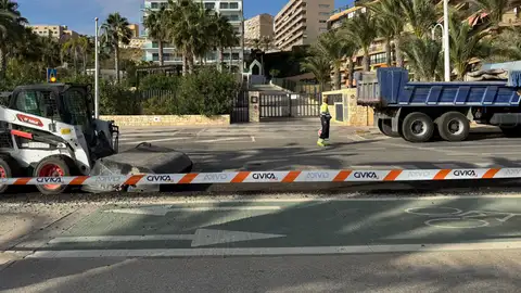 Obras en la avenida San Bartolomé de Tirajana de Los Arenales del Sol de Elche. Obras en la avenida San Bartolomé de Tirajana de Los Arenales del Sol de Elche.