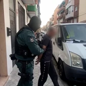 Uno de los detenidos por la Guardia Civil Uno de los detenidos por la Guardia Civil