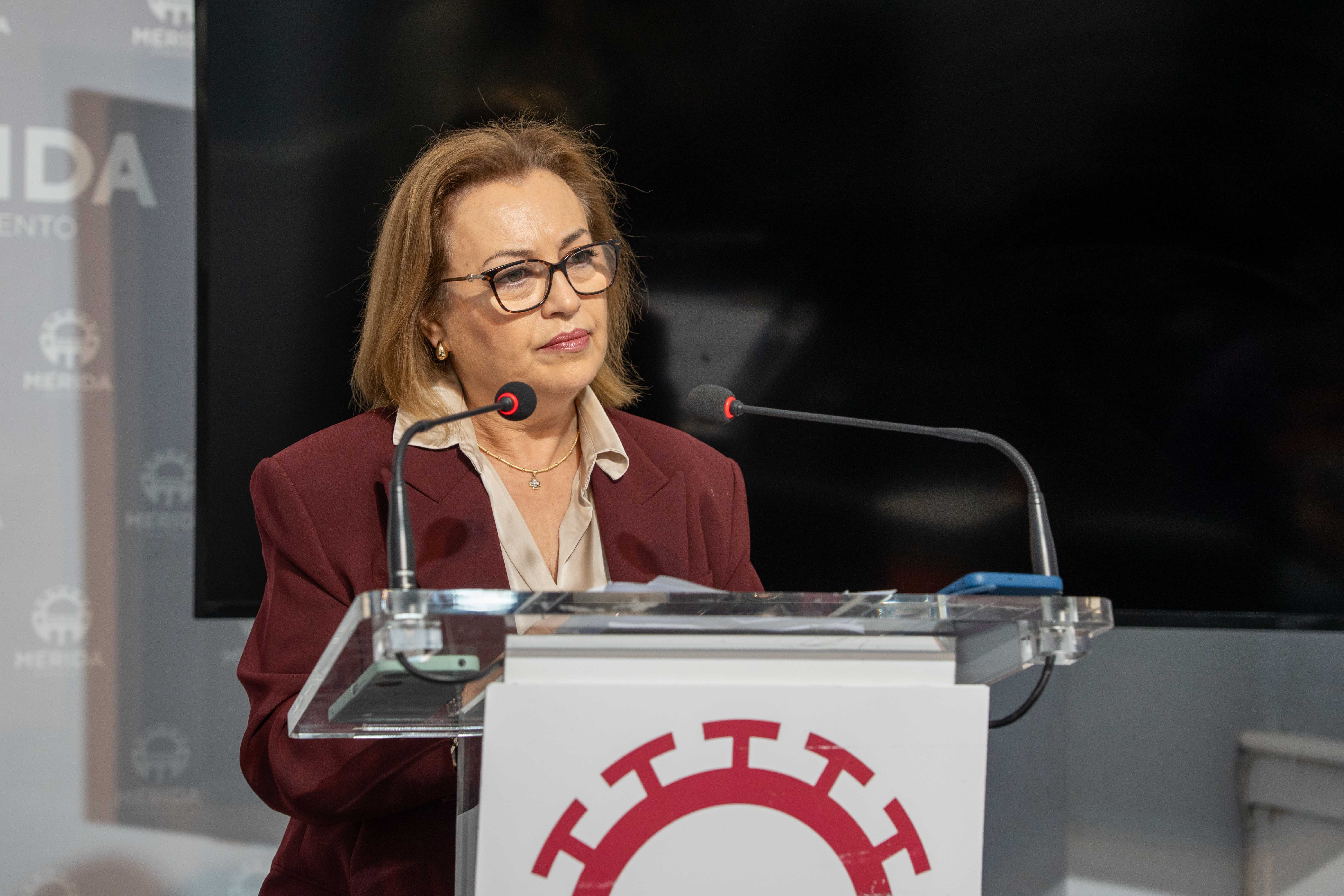 El Ayuntamiento critica la propuesta de la Junta de Extremadura para el Programa ‘Lazos´ ante la imposibilidad de ejecutarlo en tiempo y forma El Ayuntamiento critica la propuesta de la Junta de Extremadura para el Programa ‘Lazos´ ante la imposibilidad de ejecutarlo en tiempo y forma