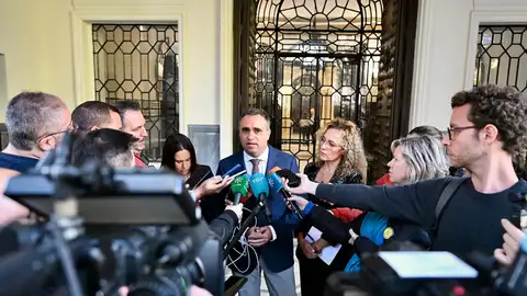 La Diputación de Granada abandona la Mesa del Aeropuerto por “falta de respeto” de Jaén La Diputación de Granada abandona la Mesa del Aeropuerto por “falta de respeto” de Jaén