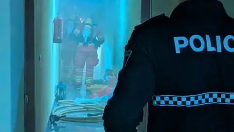 Un incendio en una vivienda de la capital provoca la muerte de cuatro mascotas .