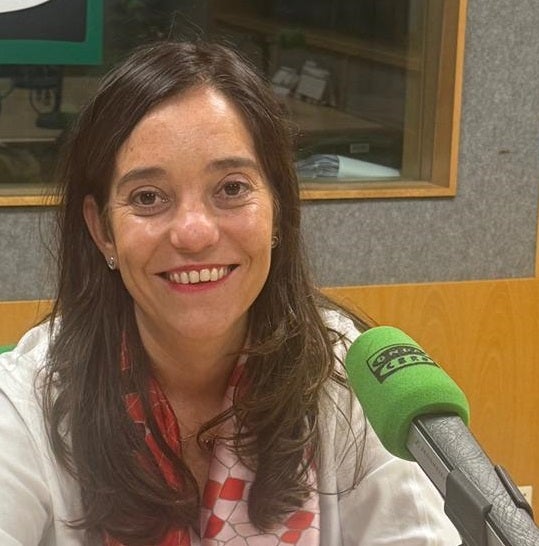 Inés Rey: "No me creo la descentralización de Medicina y no entiendo la postura acaparadora, egoísta y arcaica de Santiago y la Xunta" Inés Rey: "No me creo la descentralización de Medicina y no entiendo la postura acaparadora, egoísta y arcaica de Santiago y la Xunta"