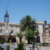 Vista del Ayuntamiento de Novelda. Vista del Ayuntamiento de Novelda.