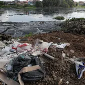 basura acumulada en el canal del Galo en Belém (Brasil). basura acumulada en el canal del Galo en Belém (Brasil).