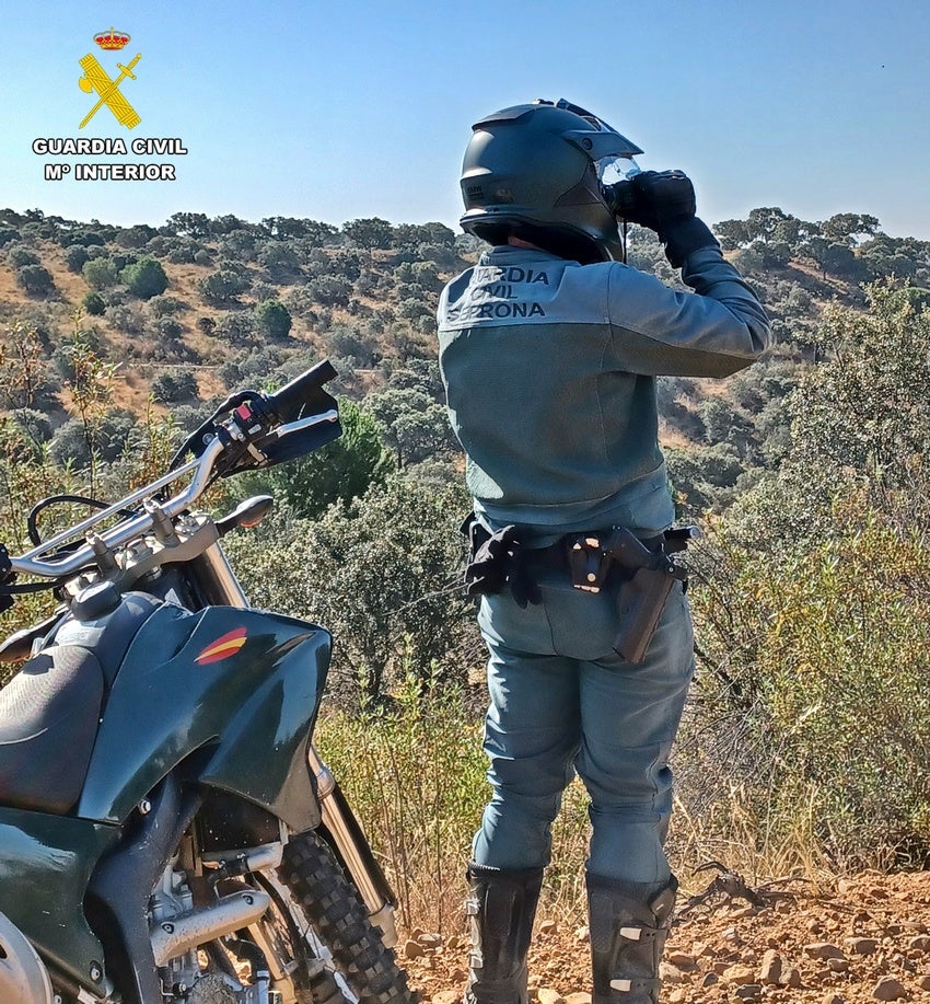 Sorprendido cuando se disponía a “chantear” la caza de una finca de Monesterio donde se tenía previsto realizar una montería Sorprendido cuando se disponía a “chantear” la caza de una finca de Monesterio donde se tenía previsto realizar una montería