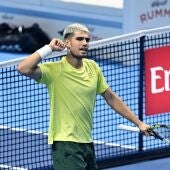 Alcaraz acaricia las semifinales y el número 1 del año