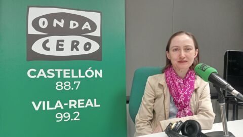 Elena Aguilar, en los estudios de Onda Cero Vila-real. 