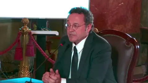 El fiscal general evita responder a las acusaciones y niega haber filtrado el correo de la confesión del novio de Ayuso El fiscal general evita responder a las acusaciones y niega haber filtrado el correo de la confesión del novio de Ayuso