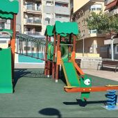 El parque de la Senda de Villajoyosa cuenta con nuevos juegos infantiles y una zona biosaludable