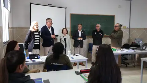 El programa ‘Burriana Inserta' destina alrededor de 600.000 euros a la formación de desempleados en riesgo de exclusión social El programa ‘Burriana Inserta' destina alrededor de 600.000 euros a la formación de desempleados en riesgo de exclusión social