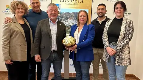 Mancomunidad Axarquía anima a votar para que Cómpeta sea el ‘Pueblo Ferrero Rocher’ en la XII edición de la campaña navideña ‘Juntos Brillamos más’ Mancomunidad Axarquía anima a votar para que Cómpeta sea el ‘Pueblo Ferrero Rocher’ en la XII edición de la campaña navideña ‘Juntos Brillamos más’