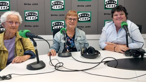 Mari Pau Vila y Malena Soler de la Associació d'Ajuda al Poble saharaui de la Vila Joiosa. Mari Pau Vila y Malena Soler de la Associació d'Ajuda al Poble saharaui de la Vila Joiosa.