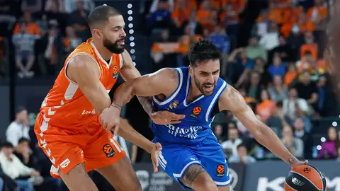 Pedro Martínez: "No vamos a salir hoy en globo ni debemos caer en depresión si perdemos" Pedro Martínez: "No vamos a salir hoy en globo ni debemos caer en depresión si perdemos"