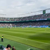Más de 20.000 personas han arropado en Elche a la selección de Argentina de Leo Messi en su entrenamiento en el estadio Martínez Valero. Más de 20.000 personas han arropado en Elche a la selección de Argentina de Leo Messi en su entrenamiento en el estadio Martínez Valero.