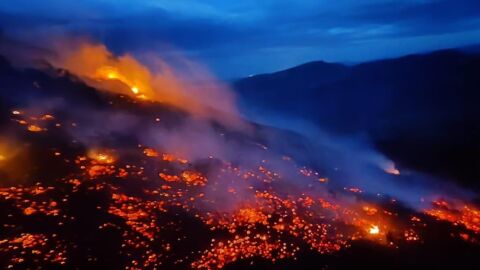 Incendio forestal en Pe&ntilde;a Sagra en Cantabria