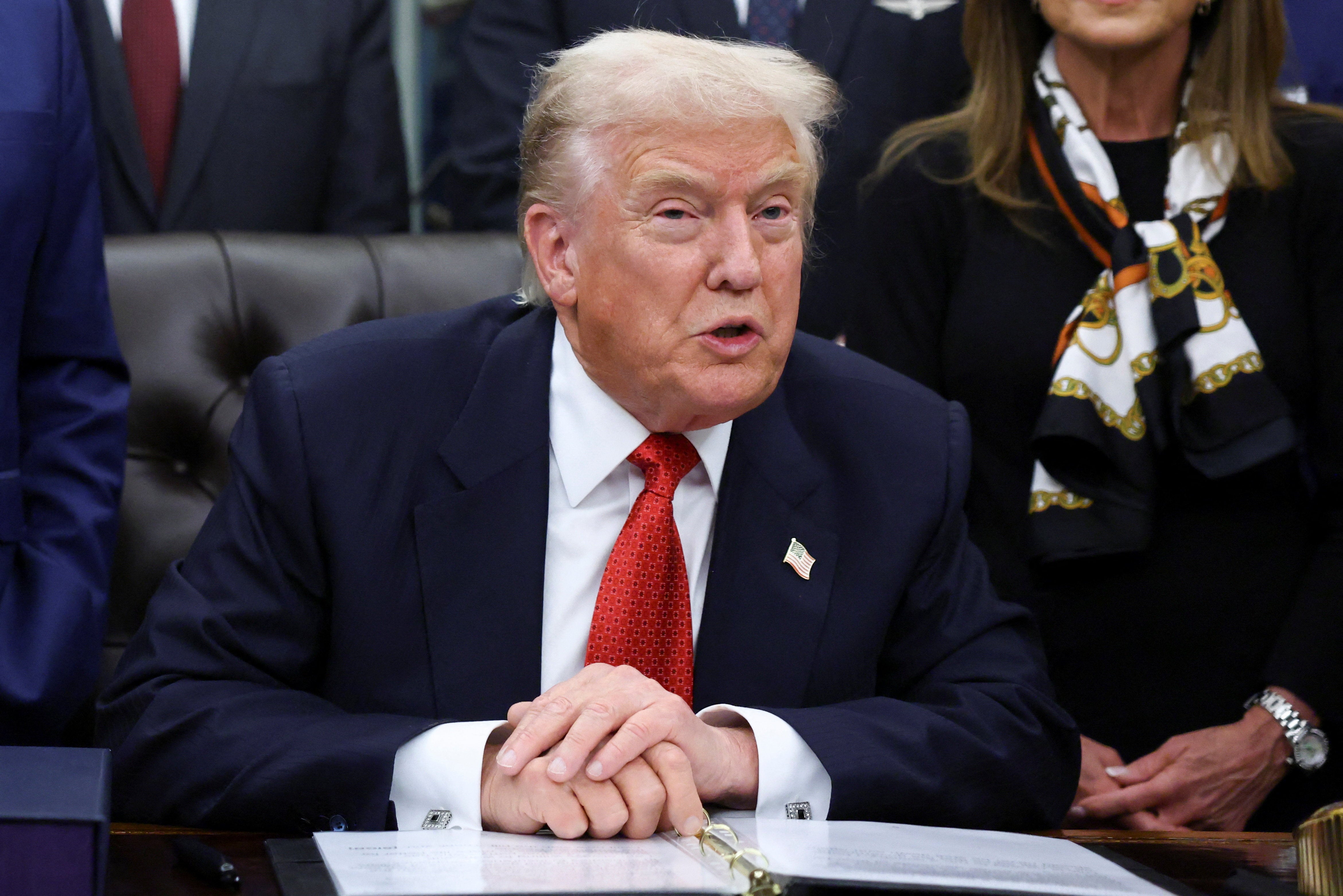 Trump pide ahora a los congresistas republicanos que voten a favor de la publicación de los archivos de Epstein Trump pide ahora a los congresistas republicanos que voten a favor de la publicación de los archivos de Epstein