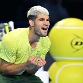 Alcaraz se corona ante Musetti: a semifinales y número 1 del año