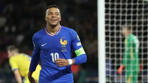 Francia libera a Mbappé por problemas en un tobillo Francia libera a Mbappé por problemas en un tobillo