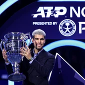 Alcaraz recibe el trofeo de número 1 del año 2025 Alcaraz recibe el trofeo de número 1 del año 2025