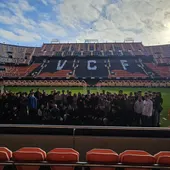 Coca-Cola acoge a más de 80 estudiantes de FP en el Estadio de Mestalla de Valencia que participan en la XIV edición de GIRA Jóvenes Coca-Cola acoge a más de 80 estudiantes de FP en el Estadio de Mestalla de Valencia que participan en la XIV edición de GIRA Jóvenes