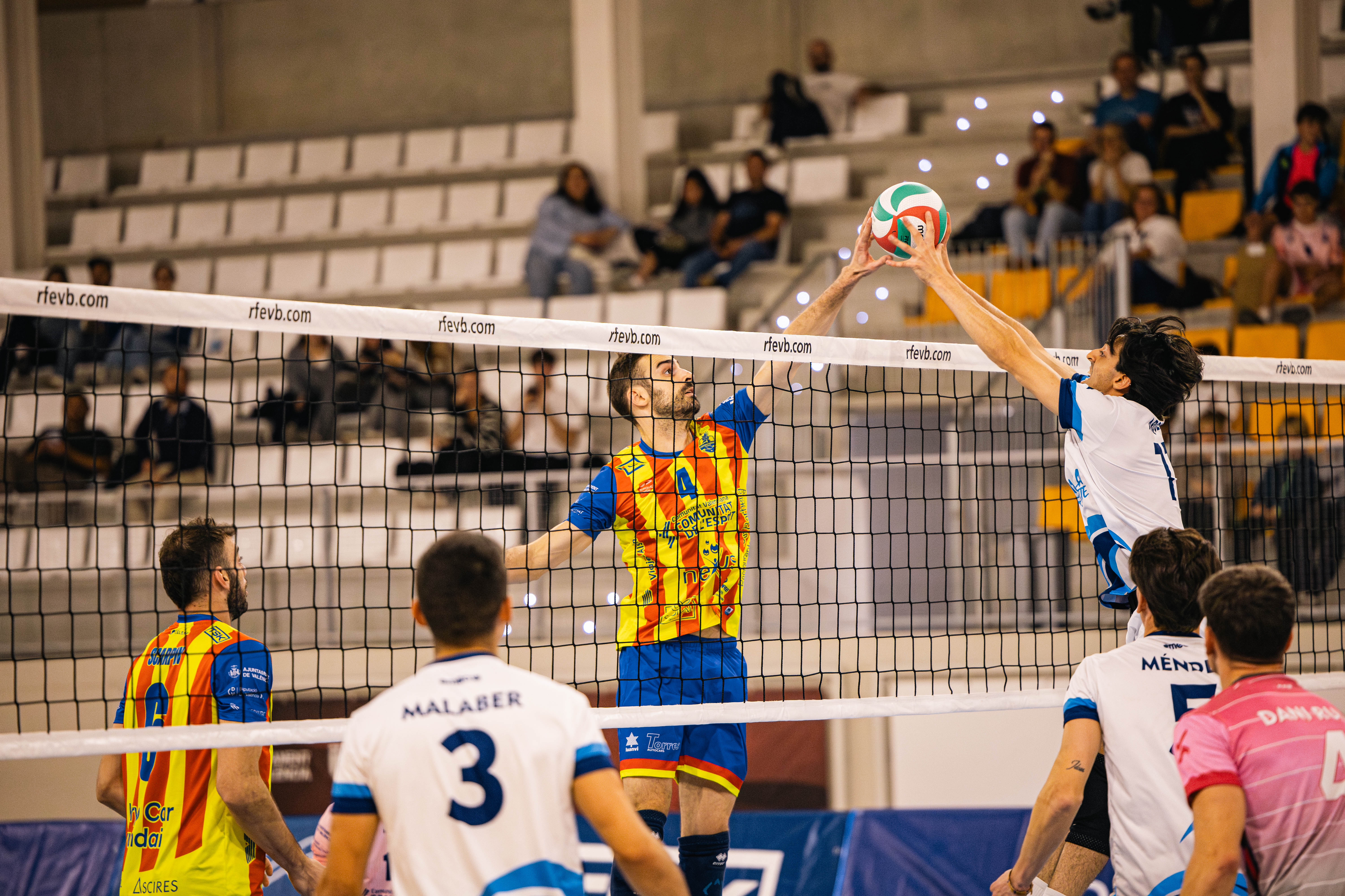 CV Melilla asalta Nou Moles y vence al Léleman Conqueridor CV Melilla asalta Nou Moles y vence al Léleman Conqueridor