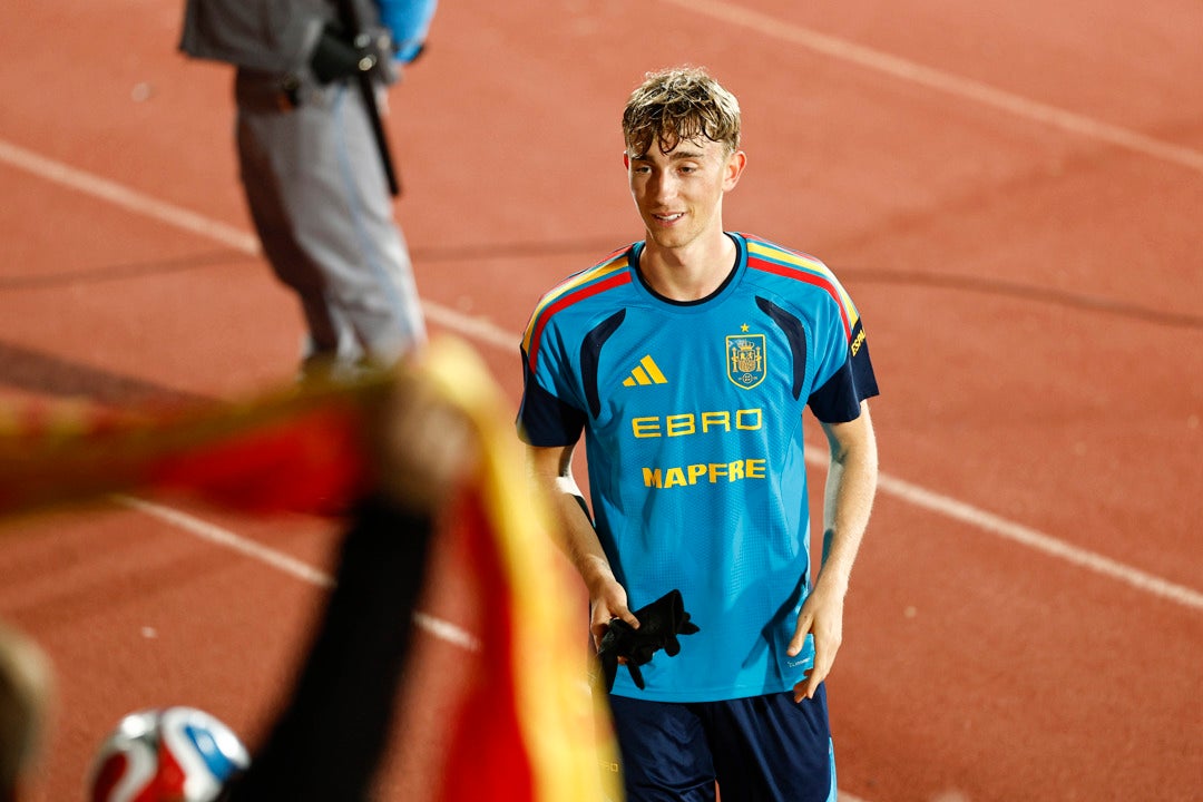 Huijsen, baja con España por molestias musculares Huijsen, baja con España por molestias musculares