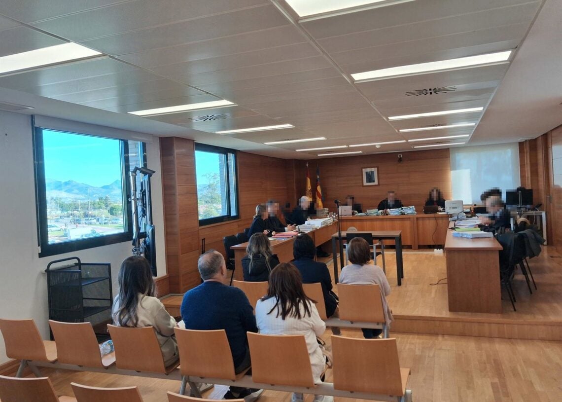 La Audiencia de Castellón condena a cinco miembros de la secta de Vistabella a entre 3,5 y 7 años de prisión por abusos a menores La Audiencia de Castellón condena a cinco miembros de la secta de Vistabella a entre 3,5 y 7 años de prisión por abusos a menores