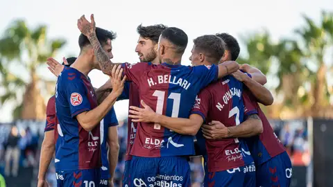 El Eldense celebra el gol de Dioni ante el Hércules. El Eldense celebra el gol de Dioni ante el Hércules.
