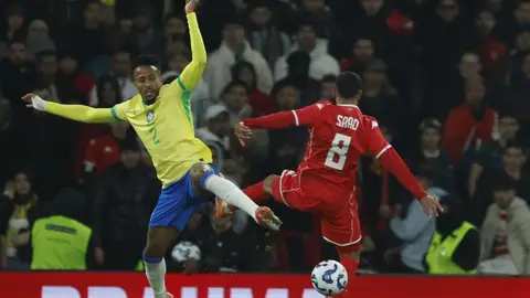 Militao se retira lesionado durante el amistoso entre Brasil y Túnez Militao se retira lesionado durante el amistoso entre Brasil y Túnez