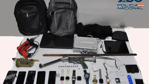 Material intervenido por la Policía Nacional Material intervenido por la Policía Nacional