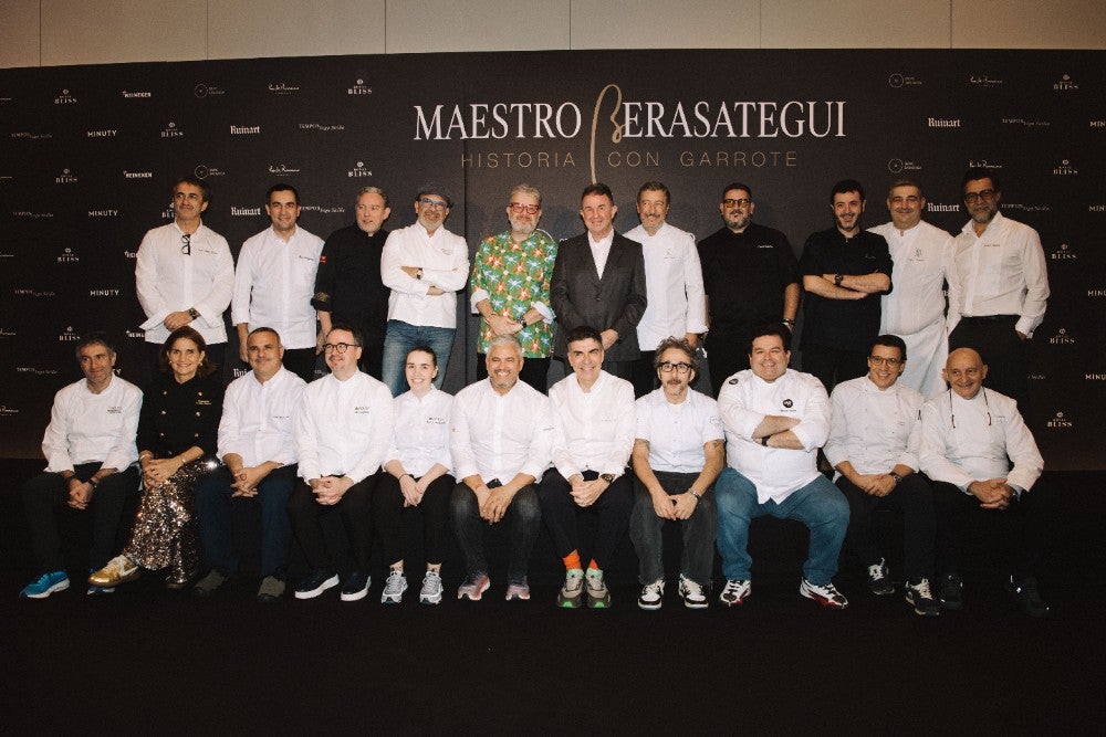 Un firmamento de estrellas Michelin marca un hito en la alta gastronomía española con un emotivo homenaje a Martin Berasategui Un firmamento de estrellas Michelin marca un hito en la alta gastronomía española con un emotivo homenaje a Martin Berasategui