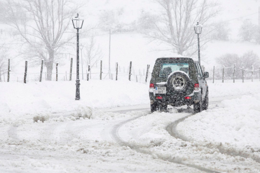 La DGT pone en alerta a estas carreteras por nieve La DGT pone en alerta a estas carreteras por nieve