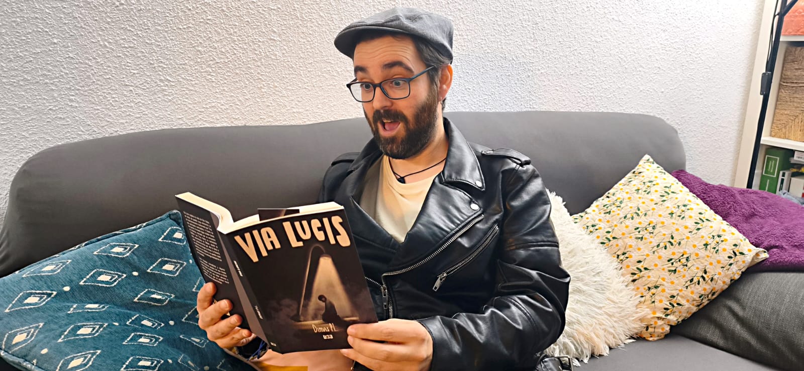 El oriolano Dimas P.L. publica 'Vía Lucis' como debut en el género de la novela negra El oriolano Dimas P.L. publica 'Vía Lucis' como debut en el género de la novela negra