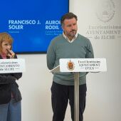 De izquierda a derecha: Francisco Soler, concejal de Urbanismo; Aurora Rodil, Teniente de Alcalde; Pablo Ruz, alcalde de Elche.